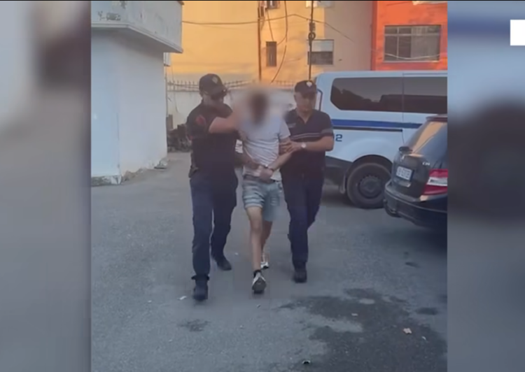 Vodhi dy automjete brenda 24 orëve, arrestohet 26-vjeçari (Emri)