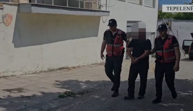 Kultivuan kanabis pranë banesës, arrestohen babë e bir në Tepelenë (Emrat)