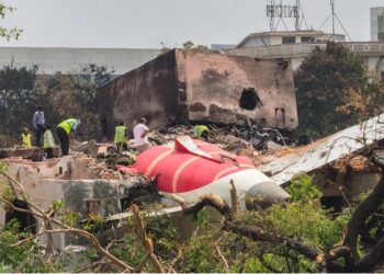 Tragjedia me 279 viktima në Indi, dëmtimi i sediljes së pilotit shkaktoi rrëzimin e avionit