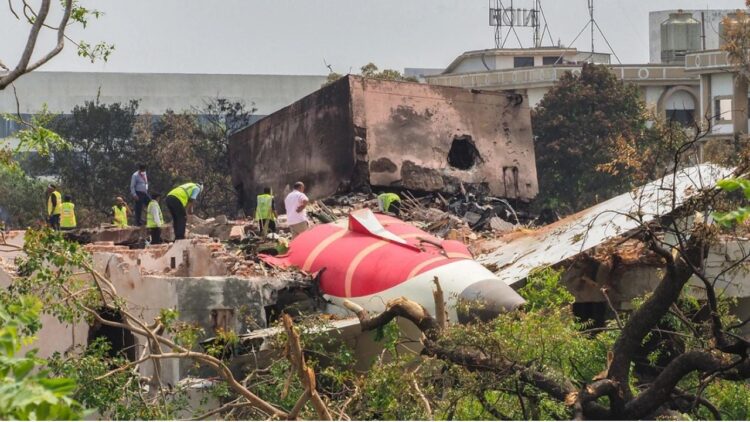 Tragjedia me 279 viktima në Indi, dëmtimi i sediljes së pilotit shkaktoi rrëzimin e avionit