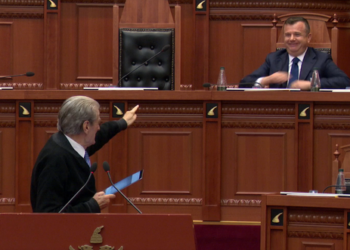 Berisha-Ballës: Je akuzuar me dokumente zyrtare në sallë gjyqi se ke porositur vrasje