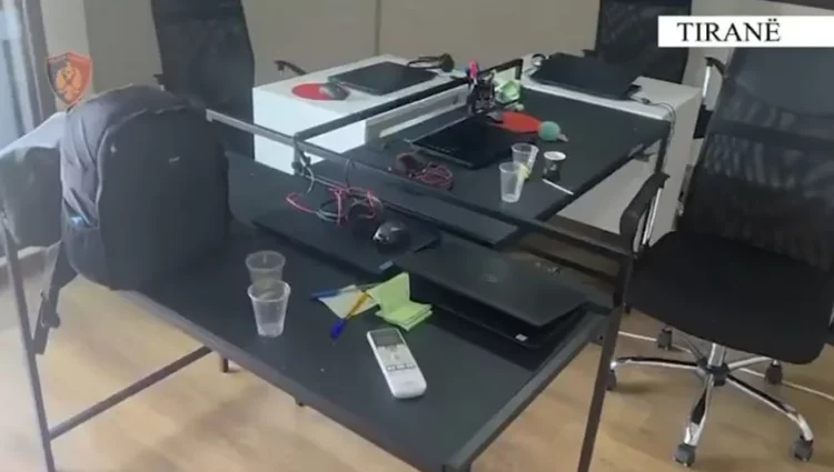 Skema me Call Center/ Mashtronin të huajt për të investuar në bursa fiktive, arrestohen dy administratorët