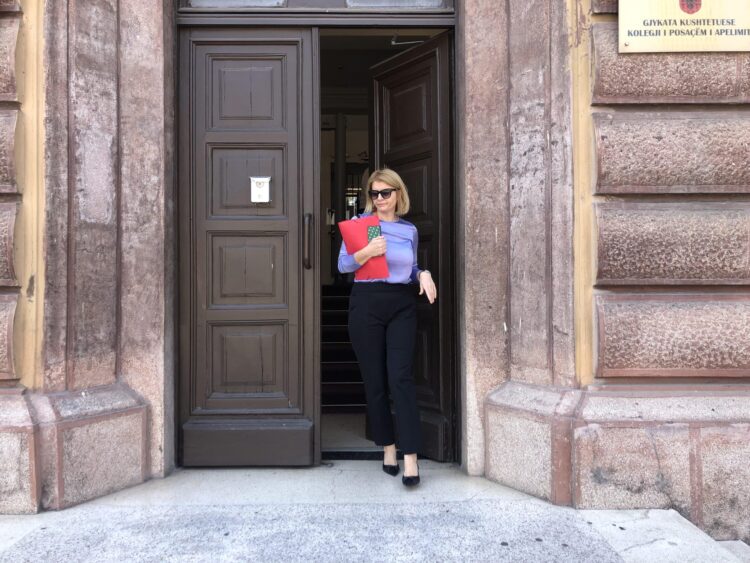 Drejtuesi i SPAK kërkon shkarkimin e prokurores Eranda Laze, motra e Ermonela Felajt