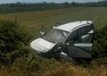 Aksident në Fier–Vlorë, plagosen shoferi dhe dy turistë të huaj