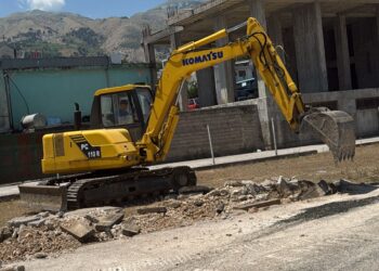 Investimet në infrastrukturë, FSHF nis punimet për fushën e re në Gjirokastër