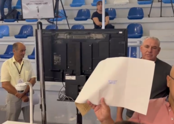 Rinumërimi për Peqinin dhe Gramshin, Himçi: Fletët pa vulë kanë krijuar ‘trenin bullgar’