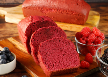 Boja e kuqe për tekstilet hidhet në ëmbëlsira. Lënda është e rrezikshme për shëndetin