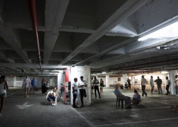 Irani lëshon raketa dhe dronë drejt Izraelit, paralajmëron edhe SHBA-në