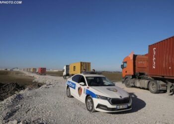 Prokuroria ‘fle’ mbi kontenierët e mbetjeve të rrezikshme në Durrës