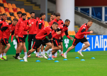 Kuqezinjtë të “dënuar” vetëm për fitore ndaj Letonisë, ja formacioni i mundshëm