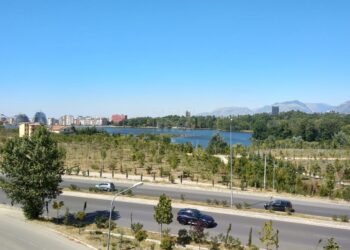 Tenderi i ri/ Bashkia Tiranë gati 1.2 milionë euro për rrugën tek “Liqeni i Thatë”