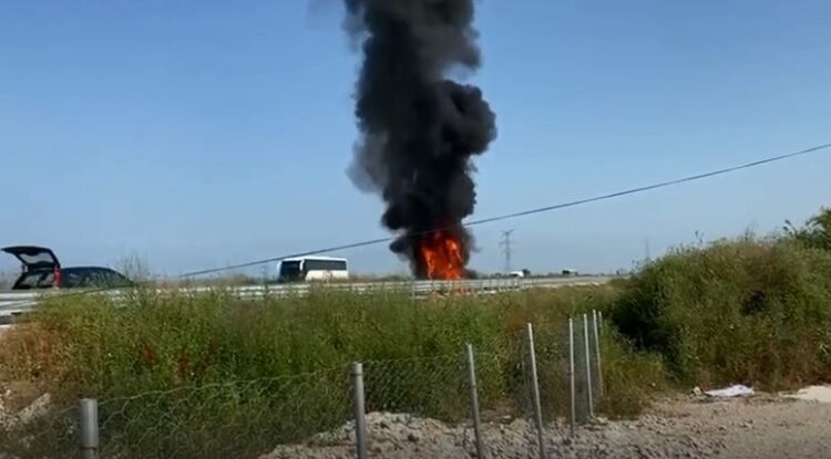Shkrumbohet makina në autostradën Kashar-Thumanë (Video)