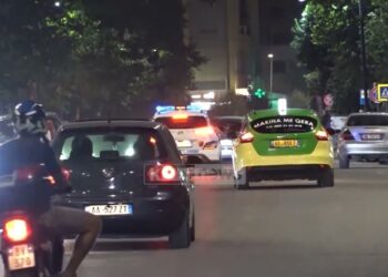 Gjendet i vrarë me thikë pranë pronës së tij një burrë në fshatin Xibër