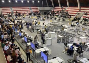 KQZ nis rinumërimin e votave për 4 qarqe, përfshihen edhe 85 kuti votimi të diasporës