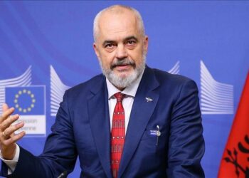 ‘Shuplaka’ e Komisionit Europian/ Socialistët ‘qepin’ gojën për raportet që fundosin Ramën