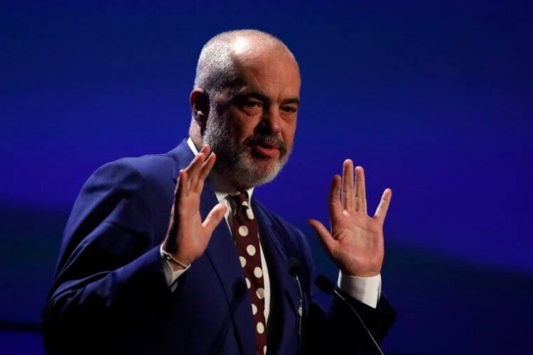 Vetëm në Shqipëri hajduti nuk ka faj