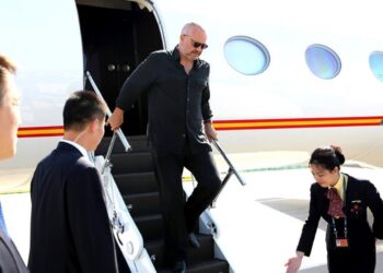 “Air Albania” drejt falimentimit, por mbulon fluturimet me charter të Ramës! SPAK “fle gjumë”