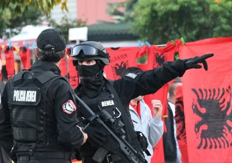 Tirana blindohet për ndeshjen Shqipëri-Serbi! Kufizime qarkullimi, kontrolle të rrepta dhe ndëshkime për çdo shkelje