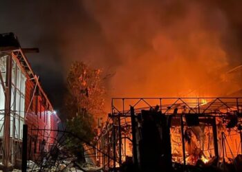 Ndërsa luftimet vazhdojnë, Rusia i kthen Ukrainës trupat e 1200 të vrarëve