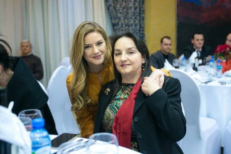 Gjykata e Lartë rrëzon nënë e bijë, lë në sekuestro vilën e Xoxave në Qerret