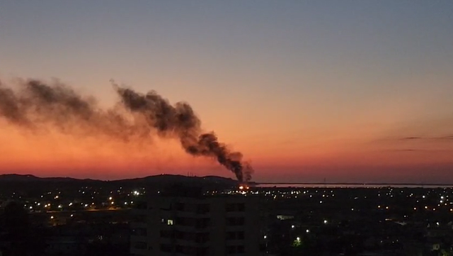 Vatër e re zjarri në Vlorë, flakët përfshijnë zonën e Jallisë së Nartës