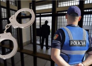 Pas rrahjes nga gardianët/ I dënuari u vetëvra në burgun e Reçit, Prokuria merr të pandehur 6 policët