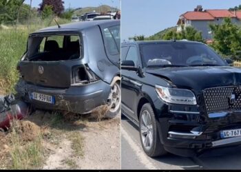 Aksident në Korçë-Maliq, fuoristrada përplaset me veturën, plagoset një person