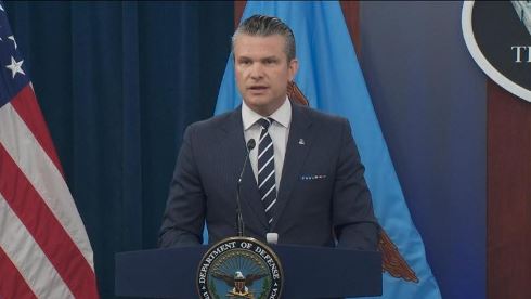 “Kur Trump flet, bota duhet të dëgjojë!” Hegseth pas sulmit në Iran: Tani duhet paqe