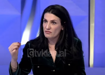 ‘Fluturon’ drejtoresha e AKSHI-t: Jemi gati për të mësuar botën në qeverisjen dixhitale, Brukseli u mahnit nga Diella