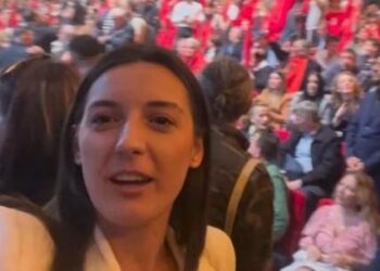 Kandidatja e PS në Fier ia “lë” mandatin e deputetit, Zegjinesë: Ka luftuar më shumë se unë në fushatë