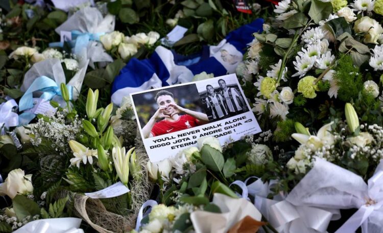 Përcillen për në banesën e fundit Diogo Jota dhe Andre Silva, mijëra njerëz në homazhe për futbollistët