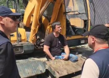 Theth/ Protestuesi me aftësi të kufizuara ulet mbi fadromën e IKMT: Po ma prishët bujtinën, vdes edhe unë