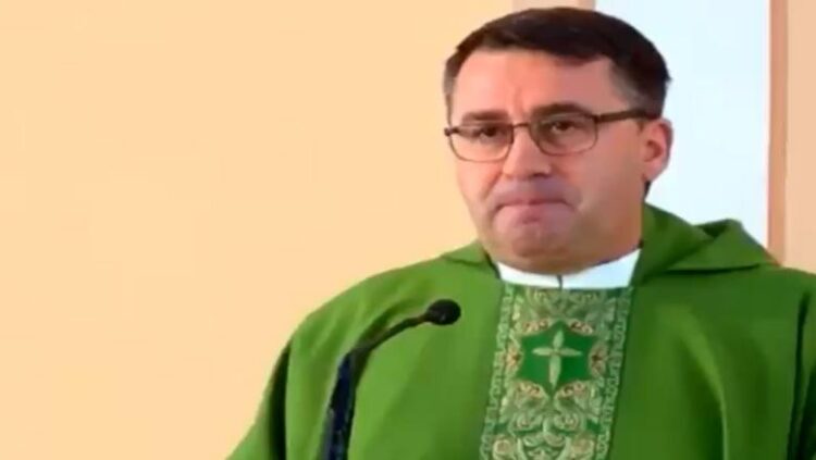 ‘Ligji nuk është mbi Zotin’, famullitari i Shkodrës për përplasjet në Theth: Banorët u mashtruan