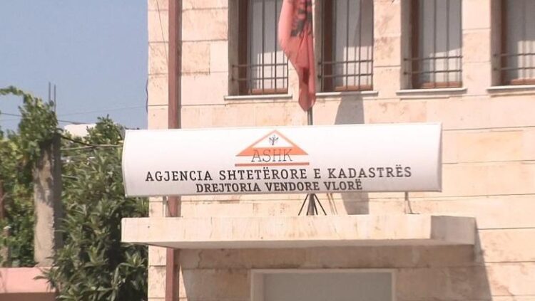 Prokuroria heton Kadastrën e Vlorës për shitjen e shumëfishtë të disa apartamenteve në një pallat