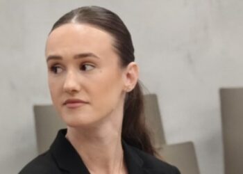 Kush është Kleana Xhuveli, ‘motra’ e Lapajt që mori mandatin e deputetes