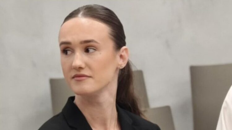 Kush është Kleana Xhuveli, ‘motra’ e Lapajt që mori mandatin e deputetes