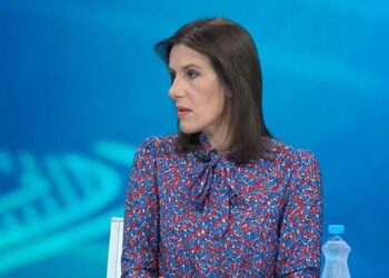 Vajza mbyti të atin me tel në Fier, Lala: Janë shoqëruar disa persona, ngjarja mbart sekrete