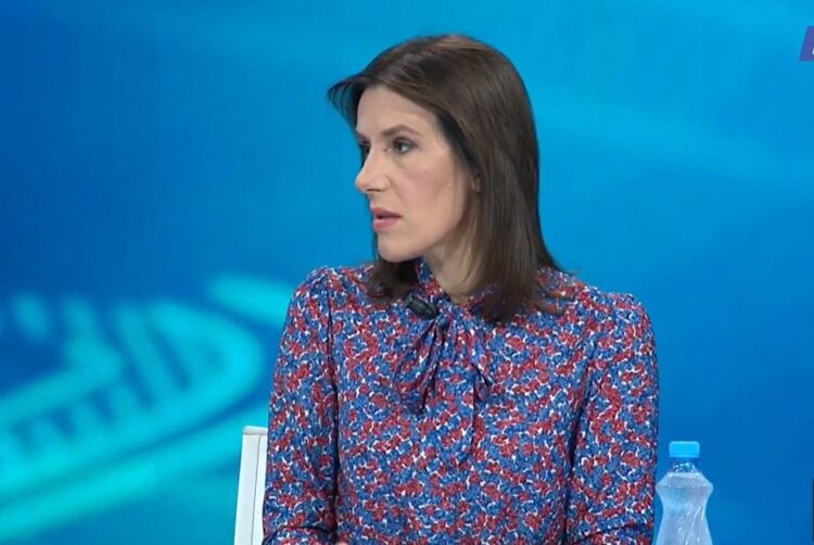 Vajza mbyti të atin me tel në Fier, Lala: Janë shoqëruar disa persona, ngjarja mbart sekrete