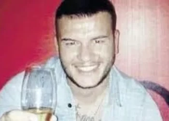 Sulm me bombë në shtëpinë e bosit Elvis Demce: hetime për të gjetur se kush po e kërcënon “Zotin” e mafias shqiptare