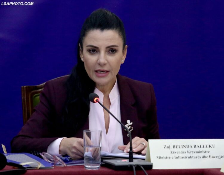 Masakra me tjetërsimin e votave në Fier/ Balluku justifikohet. Fajëson lodhjen e numëruesve