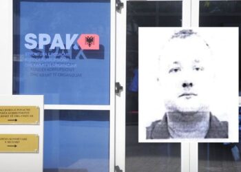 Fshihet në Dubai/ Zbulohet FOTO-ja e të shumëkërkuarit me tre identitete, pjesë e trafikut të drogës