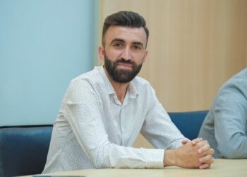 Arroganca që po vret…