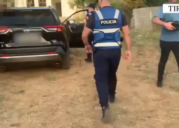 EMRAT/ Sekuestrohet mbi 1 KILOGRAM K*K*INË në Tiranë, pranga dy personave!