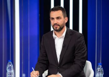 Mandati i Adriatik Lapajt në rrezik, një kandidatët e listës nuk pranon të firmosë dorëheqjen