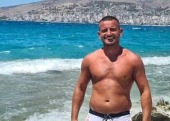 “Heroi i heshtur” i turistëve në Sarandë! Ky është i riu i cili shpëtoi sot gjashtë pushuesit që rrezikuan të mbyteshin