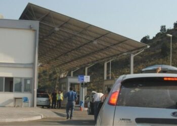 “Shko merr 150 euro, mos bërtit se të thashë 200″/ Korrupsioni në Qafë-Botë, si doganieri i kërkoi para shqiptarit për të shmangur gjobën