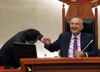 Meta i dërgon letër të hapur Arben Ahmetajt, i tregon si u rrëmbye nga “kapuçonët maskëzinj”