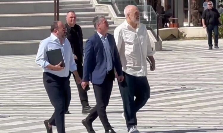 Rama sërish në Vlorë pas shkarkimeve – Detajet