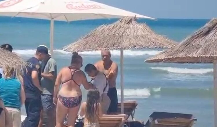 Vlorë/ Mbytet në det turistja e huaj, e bija në gjendje të rëndë