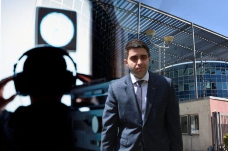 “Ne firmosim, ata marrin lekët”, përgjimi i punonjëses që fundosi Jonaid Myzyrin